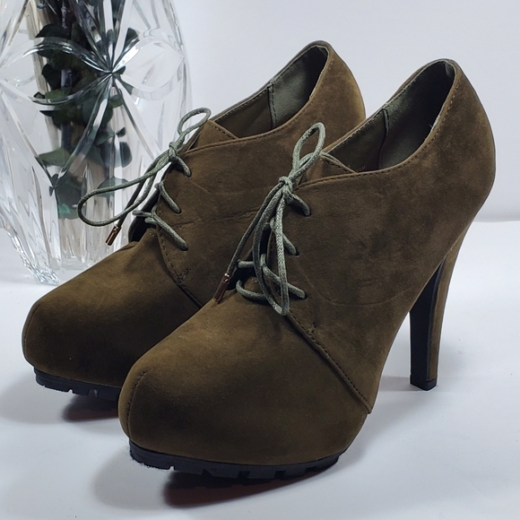 Dollhouse Lita Suede Olive Lace-up Ankle Booties 9 - Picture 5 of 7